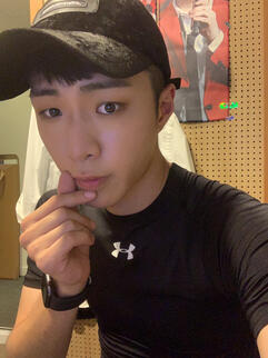 wyatt (shim jaeyoung ; main rapper & main dancer)