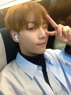e-tion (lee changyoon ; lead vocalist)