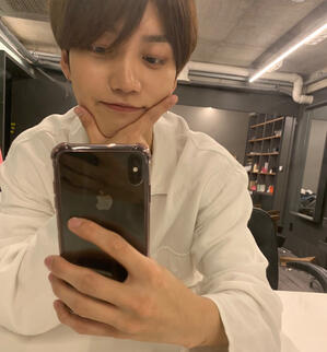 j-us (lee changyoon ; lead dancer & sub vocalist)